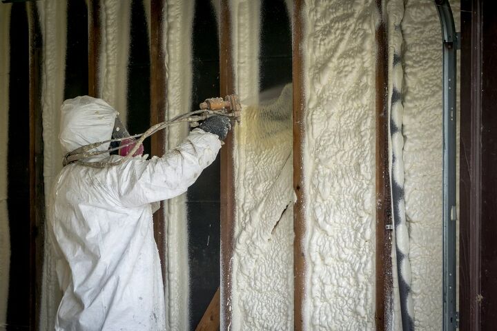 spray foam insulation vs fiberglass what are the major differences
