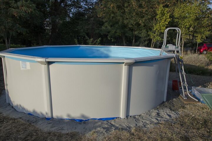 Gorilla Pool Pad Vs. Sand: Which One Is Better For Above-Ground Pools?