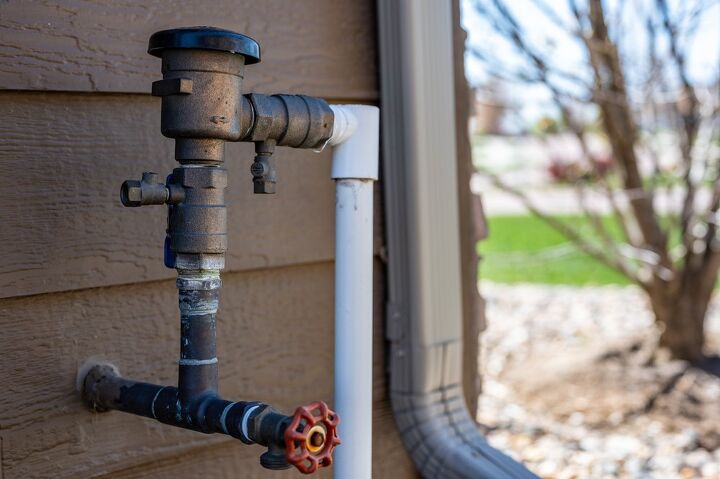 Backflow Preventer Vs. Check Valve: What Are The Major Differences?
