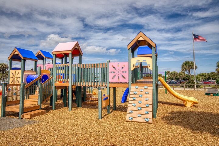 rubber mulch vs wood mulch playground which one is better