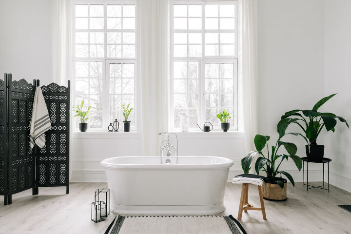 What Are The Pros And Cons Of Freestanding Bathtubs?