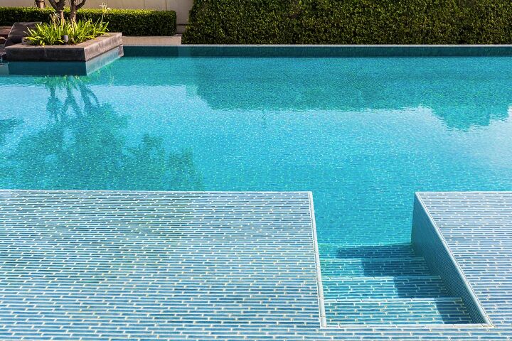 ceramic vs glass pool tiles what are the major differences