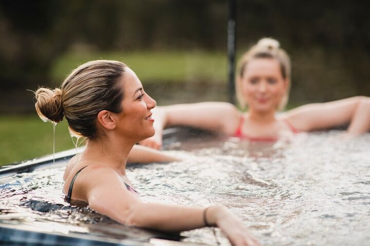 what s the best time of year to buy a hot tub