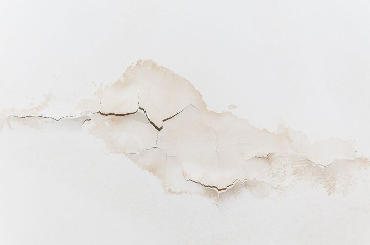 6 types of ceiling cracks and how to fix them
