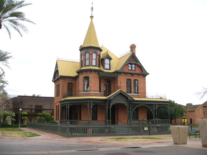 "Rosson House Phoenix" by Greg O'Beirne is licensed by CC By 2.5