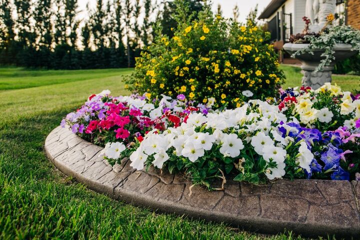 how much does it cost to install landscape curbing