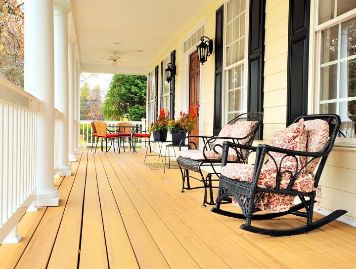 11 Types of Porches (With Photos)
