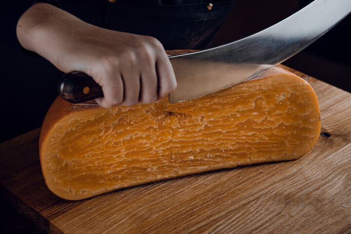 9 types of cheese knives with photos