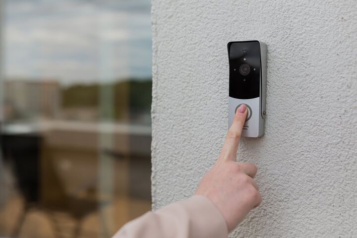 Ring Doorbell Pro Blinking On Left Side? (We Have a Fix!)