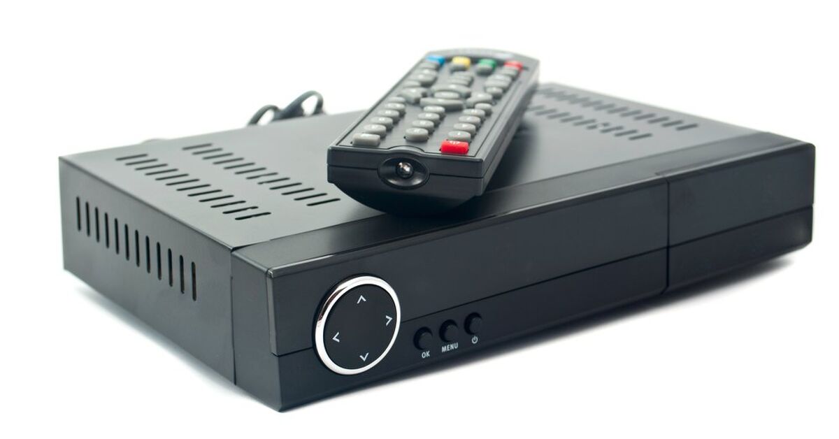 Comcast Cable Box Has Blue Light? (Find Out Why!) | Upgradedhome.com