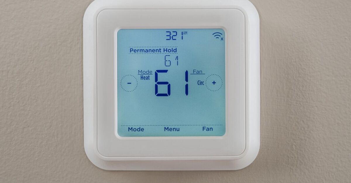 Braeburn Thermostat Blinking Cool? (Possible Causes & Fixes