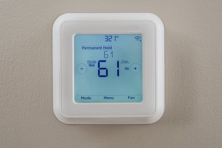 Braeburn Thermostat Blinking Cool? (Possible Causes & Fixes)