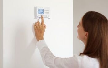 Is Your Luxpro Thermostat Not Working? (Possible Causes & Fixes)