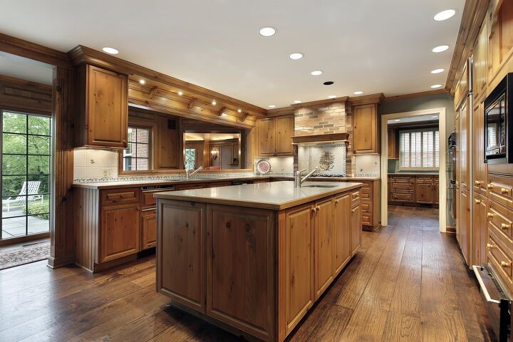 what color vinyl plank flooring goes with oak cabinets