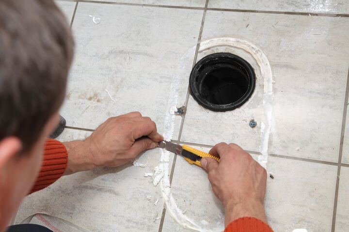 What Size Pipe For A Toilet Drain? (Find Out Now!)