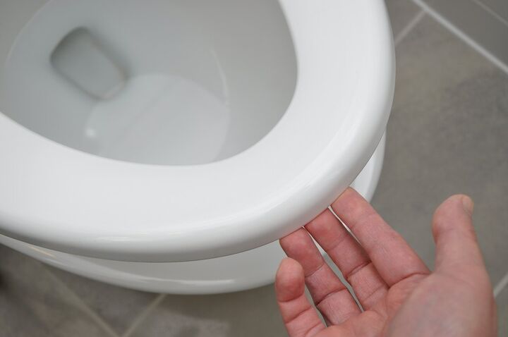 what causes yellow stains on toilet seats find out now