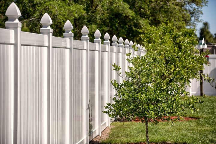 how long does vinyl fence last find out now