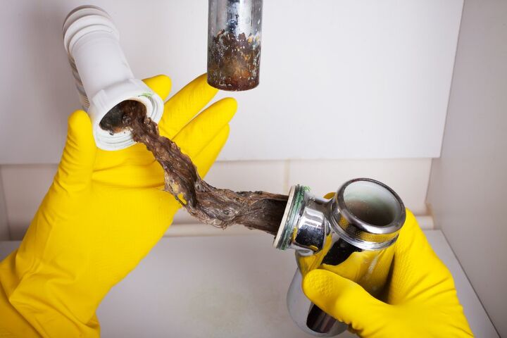 Does The Landlord Pay For A Clogged Drain?