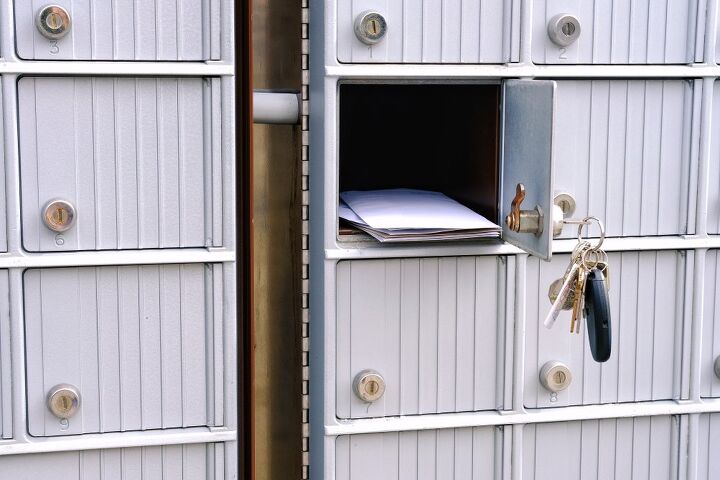 does a landlord have to provide a mailbox key