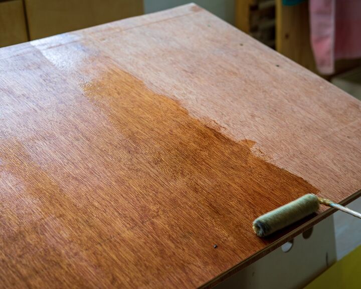 Can You Shellac Over Stain? | Upgradedhome.com
