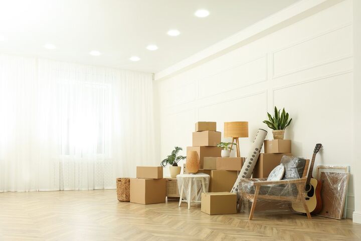 how long can you hold an apartment before moving in