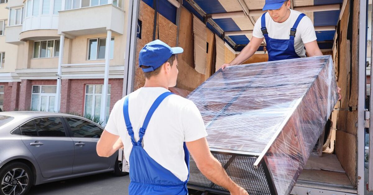 Should You Tip Wayfair Delivery Crews? | Upgradedhome.com