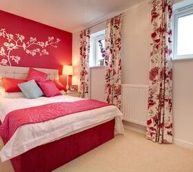 What Color Curtains Go With Red Walls?