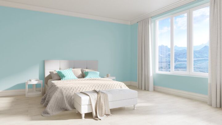 What Color Curtains Go With Aqua Walls?