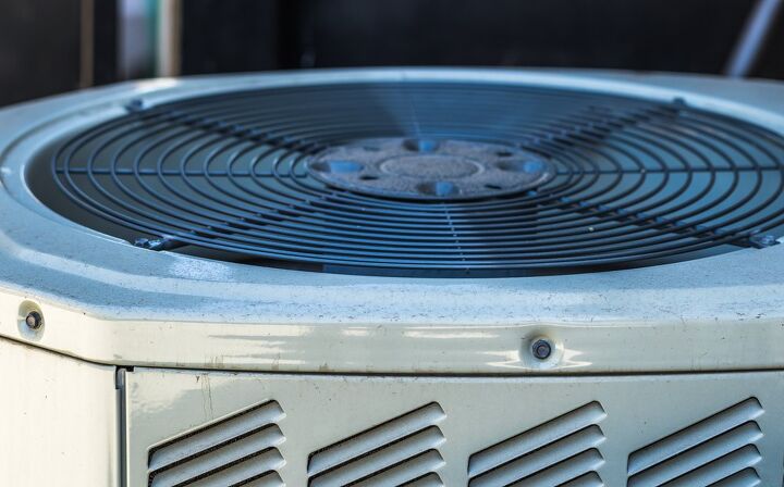which way should an ac condenser fan spin