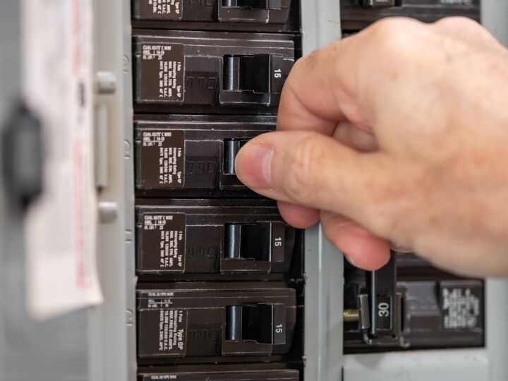 Can You Run 400 Amp Service With 2 200 Amp Panels?