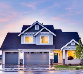 does homeowners insurance cover garage doors