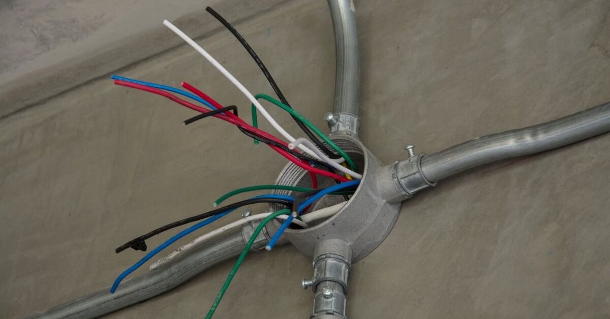 EMT Vs. Rigid Conduit: What Are The Major Differences? | Upgradedhome.com
