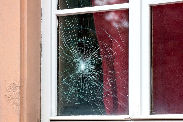 does renters insurance cover a broken window