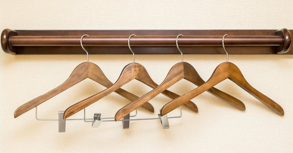 What Is The Standard Closet Rod Height Upgradedhome what-is-the-standard-closet-rod-height-upgradedhome