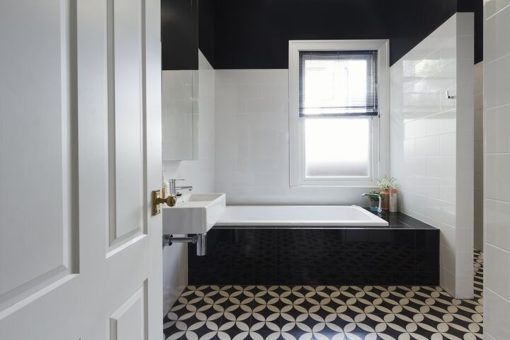 what color to paint a black and white tile bathroom