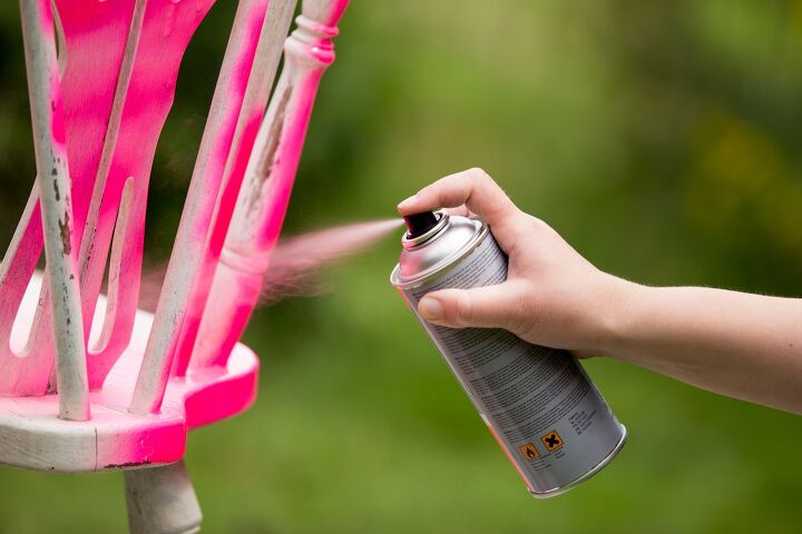 how long does it take for spray paint to dry usually