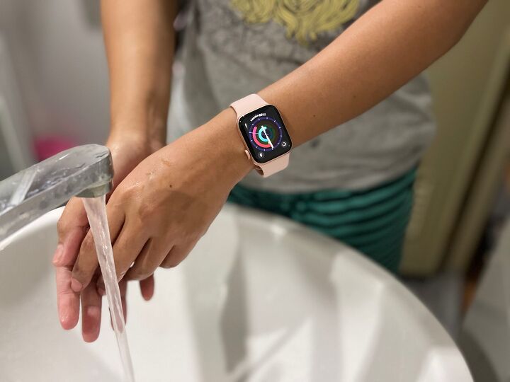 can you wear an apple watch in the shower