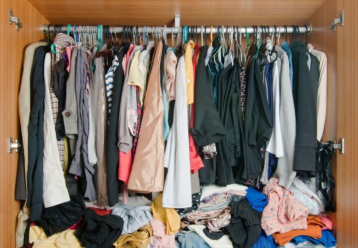 How To Declutter Your Closet | Upgradedhome.com