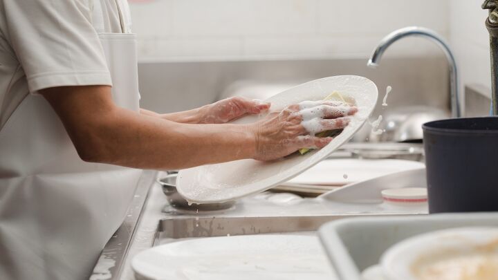 Does It Cost More Money To Do Dishes By Hand Or Run The Dishwasher?
