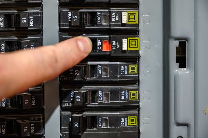 can a circuit breaker fail without tripping find out now