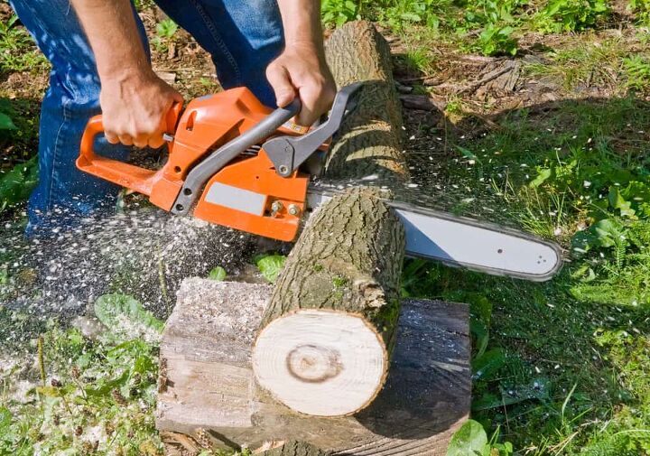 how to cut wood slices with a chainsaw easily safely