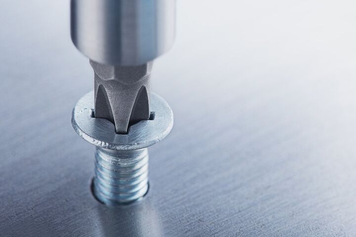 Unscrew How To Unscrew A Screw Without A Screwdriver (Do This!) | Upgradedhome.com