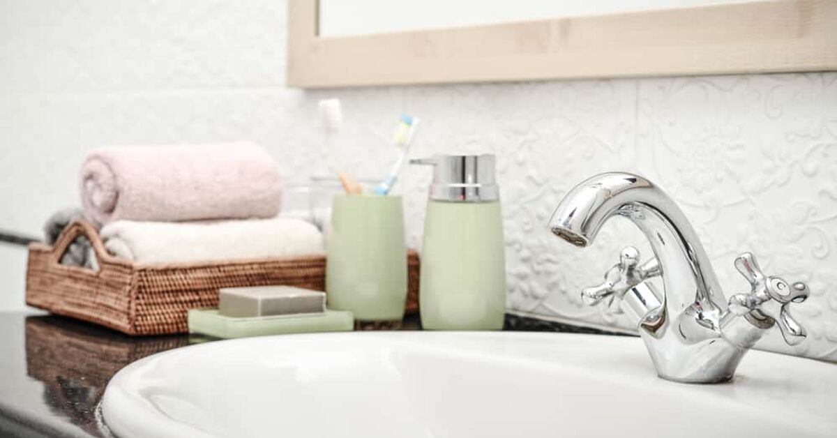 Can You Change A Faucet Without Turning Off the Water? | Upgradedhome.com