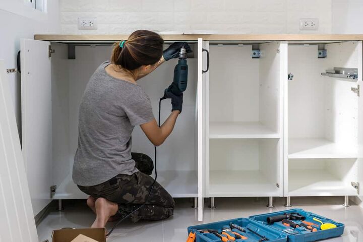 how to remove kitchen cabinets without removing the countertop