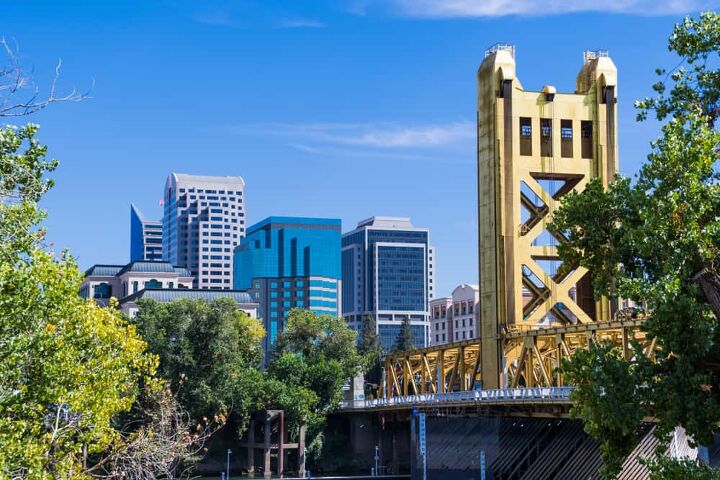 what are the 10 safest neighborhoods in sacramento ca