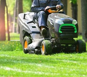 5 Best Lawnmowers for Your 1/2 Acre Lot