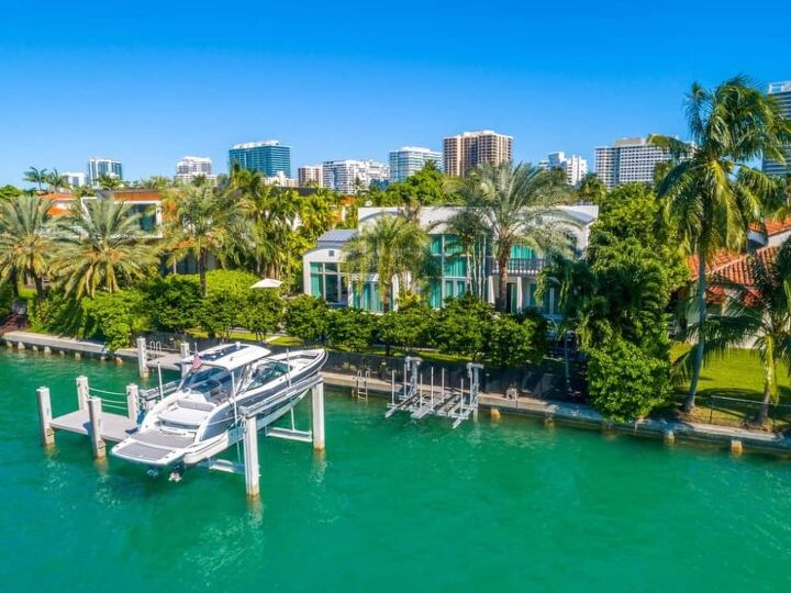 what are the richest neighborhoods in miami fl