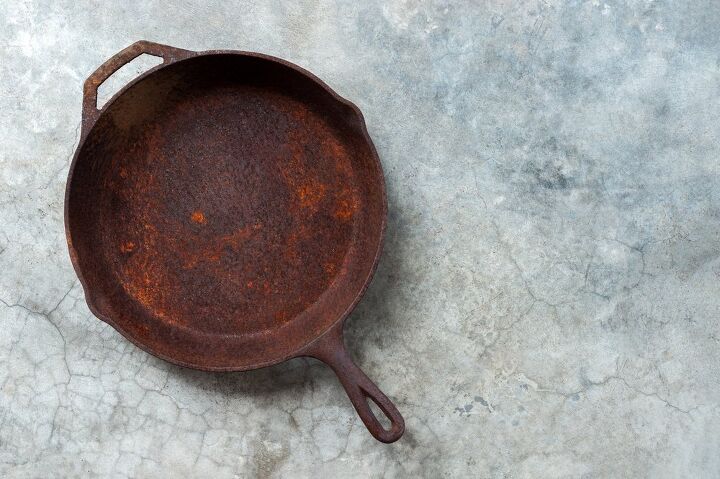 When Is It Time To Throw Out A Cast Iron Skillet?