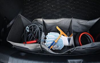 Tools Everyone Should Have In The Trunk Of Their Car