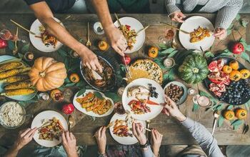 How To Keep Thanksgiving Food Hot When Your Kitchen Space Is Limited